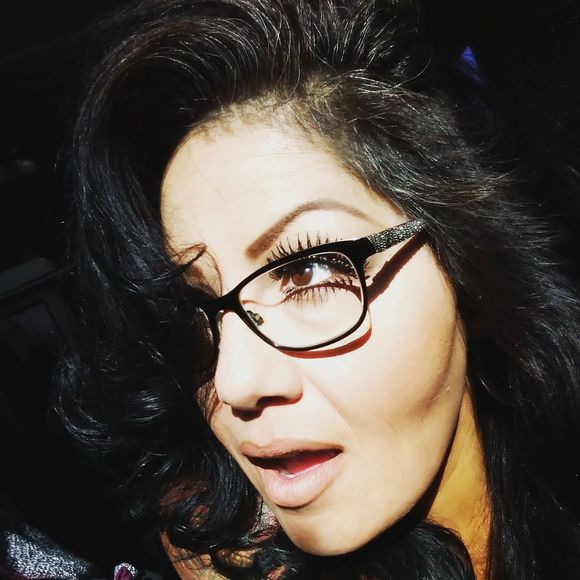 Meet your Posher, Cecilia - Picture 1 of 1